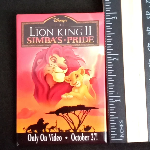 DISNEY STORE CAST MEMBER POSTER PIN - Picture 3 of 3